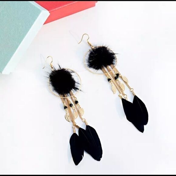 POM Pom drop earrings - Picture 2 of 2
